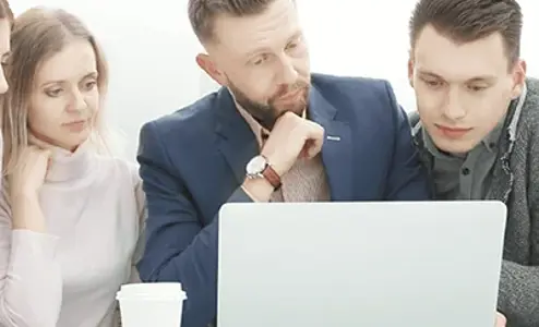 Analiza wydajności i identyfikacja wąskich gardeł w produkcji